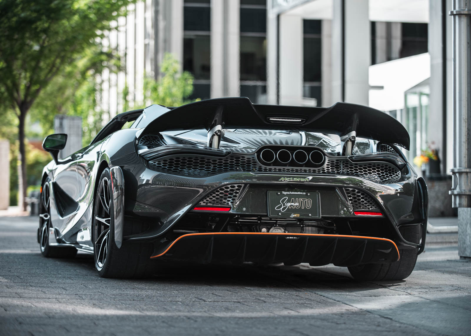 McLaren 765LT
